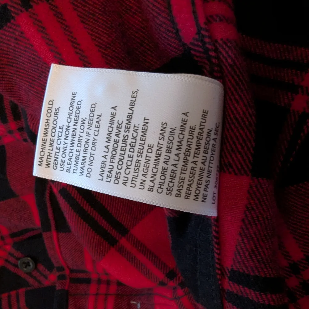Weatherproof Vintage Red and Black Plaid Shirt - L - Picture 8 of 10